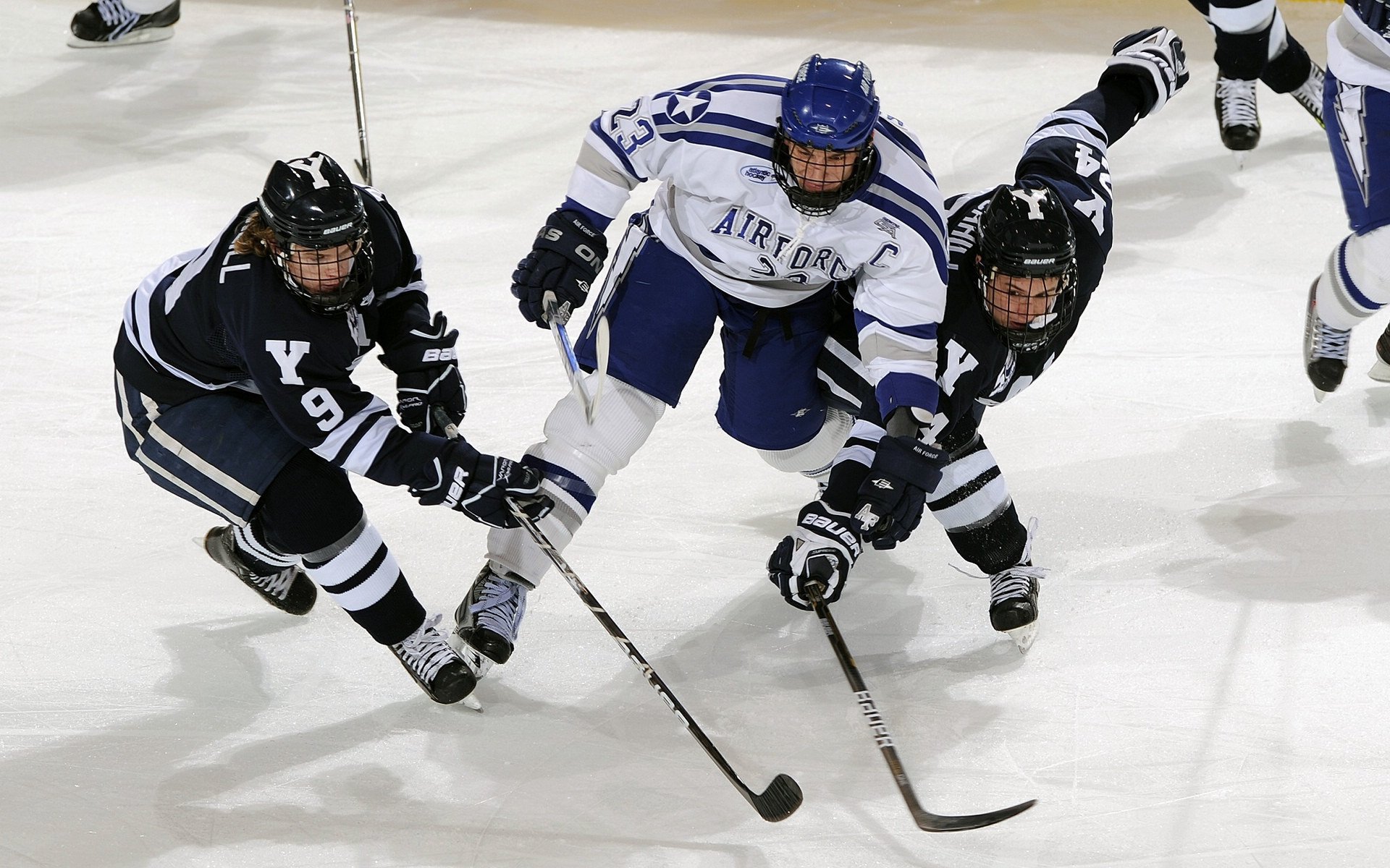 中国足球产业政策持续优化，激发市场活力，中国足球产业链